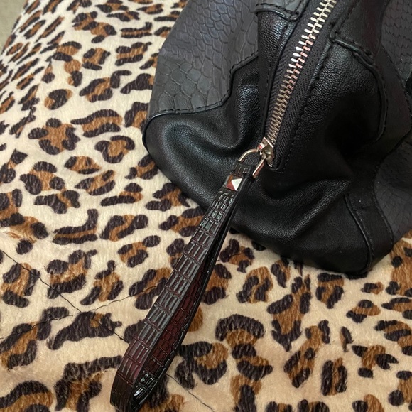 GUESS Black handbag - Picture 3 of 4